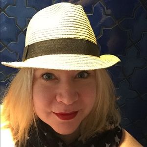 Meet your Posher, Eliza